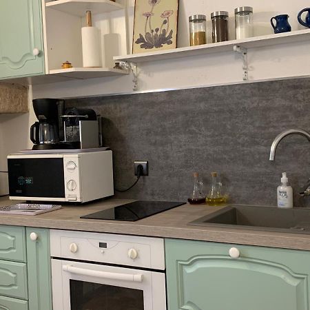Appartement De Charme Dans Le Coeur Historique D'Uzès מראה חיצוני תמונה