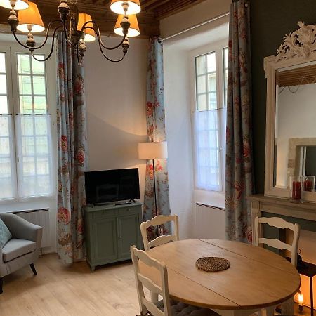 Appartement De Charme Dans Le Coeur Historique D'Uzès מראה חיצוני תמונה