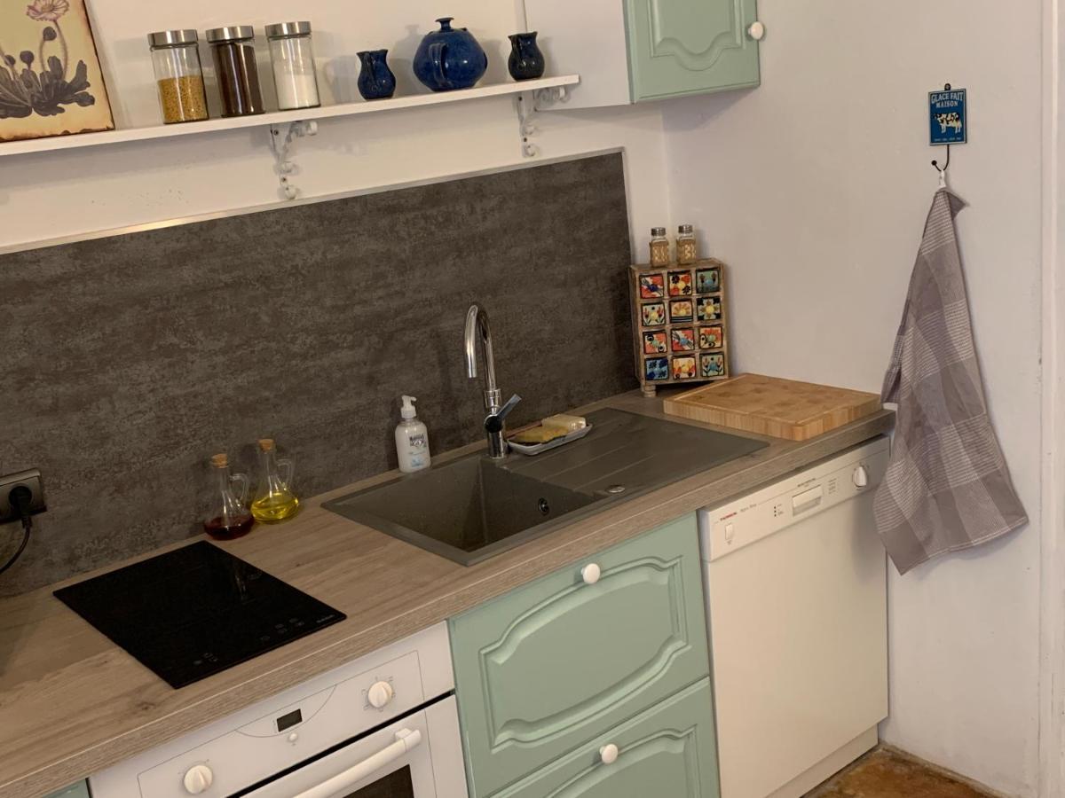 Appartement De Charme Dans Le Coeur Historique D'Uzès מראה חיצוני תמונה