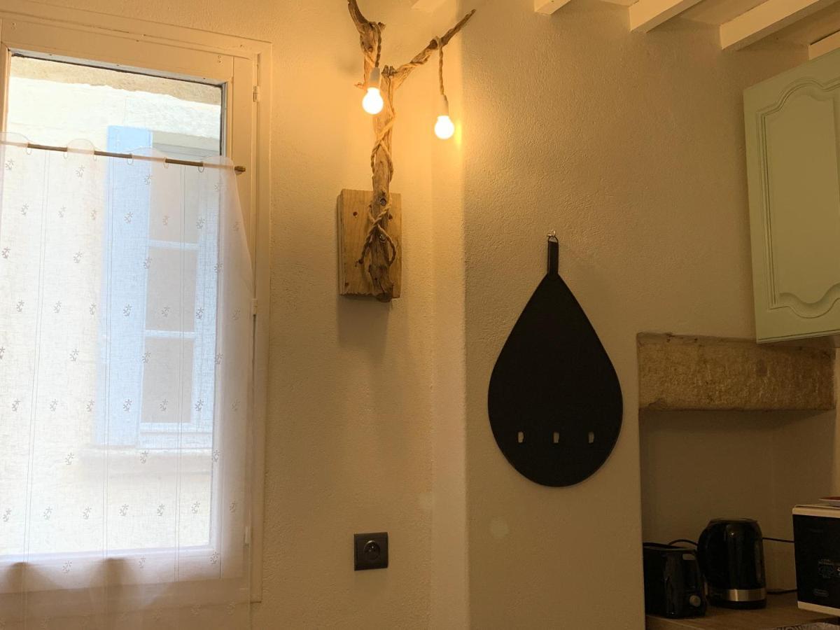 Appartement De Charme Dans Le Coeur Historique D'Uzès מראה חיצוני תמונה
