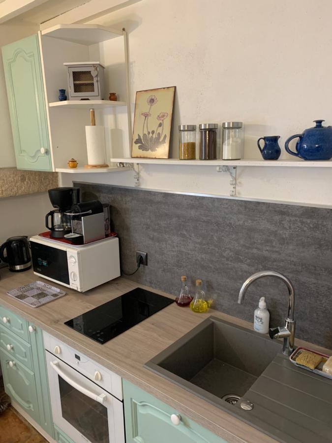 Appartement De Charme Dans Le Coeur Historique D'Uzès מראה חיצוני תמונה