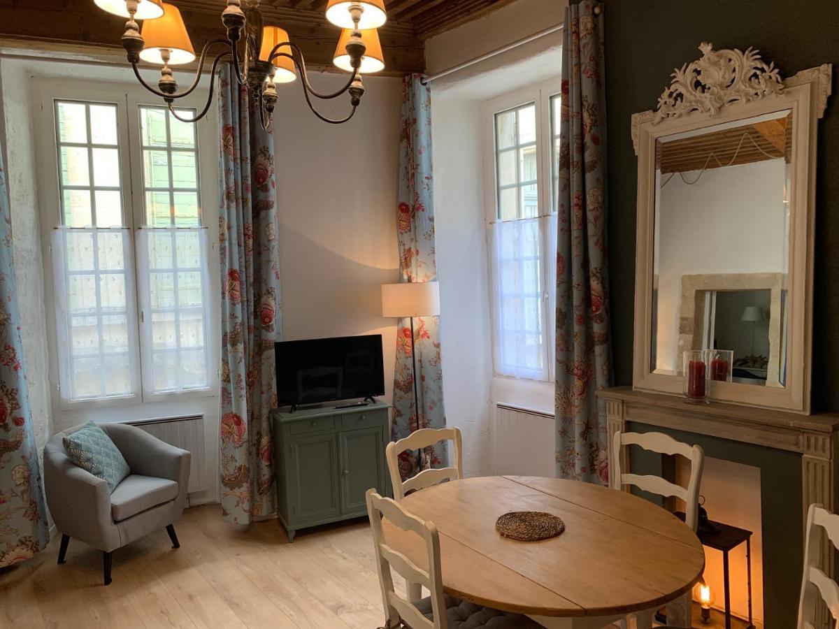 Appartement De Charme Dans Le Coeur Historique D'Uzès מראה חיצוני תמונה