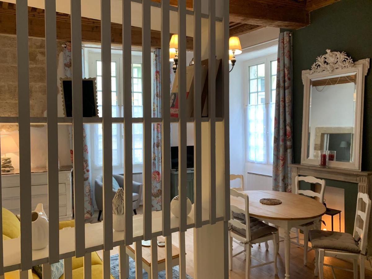 Appartement De Charme Dans Le Coeur Historique D'Uzès מראה חיצוני תמונה