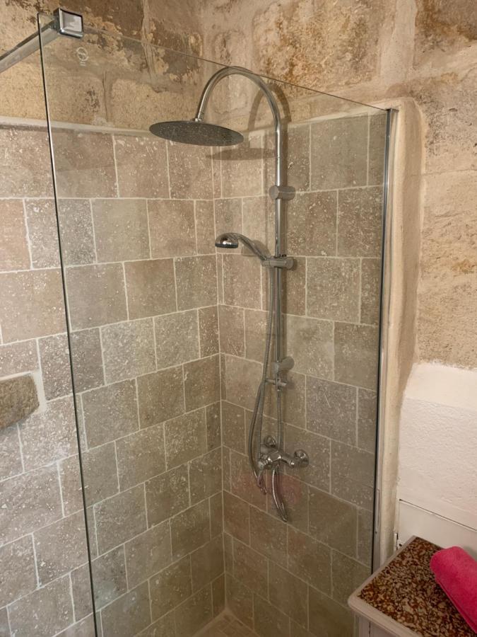 Appartement De Charme Dans Le Coeur Historique D'Uzès מראה חיצוני תמונה