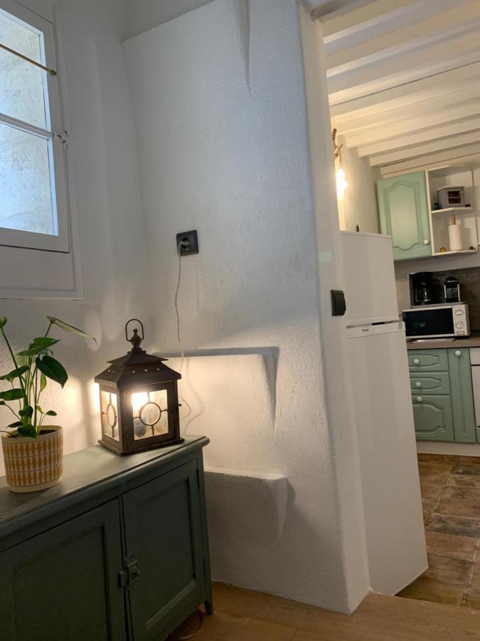 Appartement De Charme Dans Le Coeur Historique D'Uzès מראה חיצוני תמונה