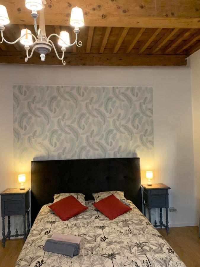 Appartement De Charme Dans Le Coeur Historique D'Uzès מראה חיצוני תמונה