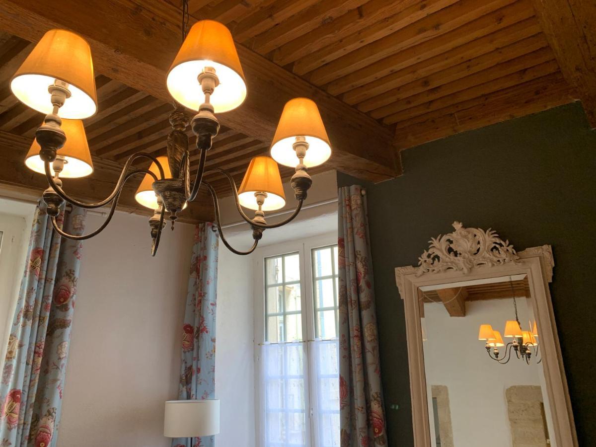 Appartement De Charme Dans Le Coeur Historique D'Uzès מראה חיצוני תמונה
