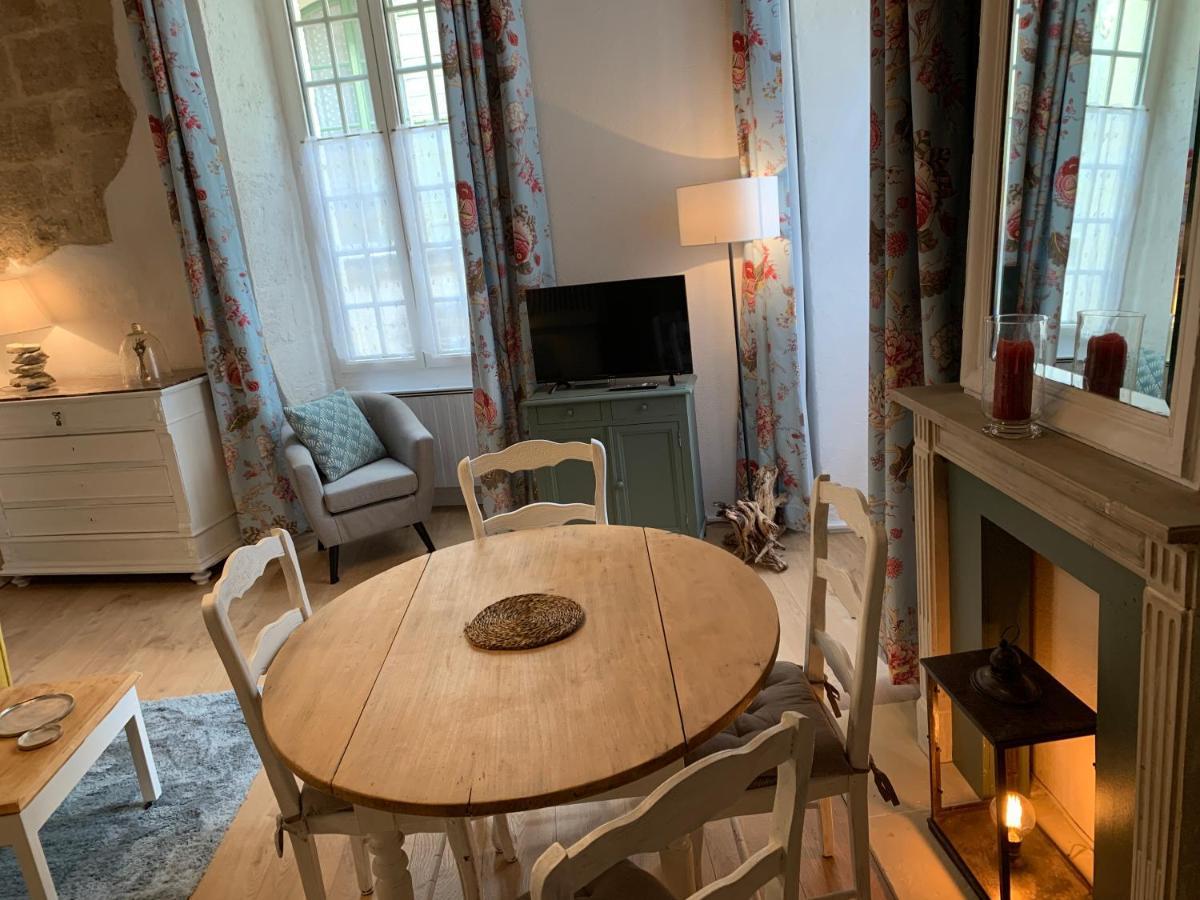 Appartement De Charme Dans Le Coeur Historique D'Uzès מראה חיצוני תמונה