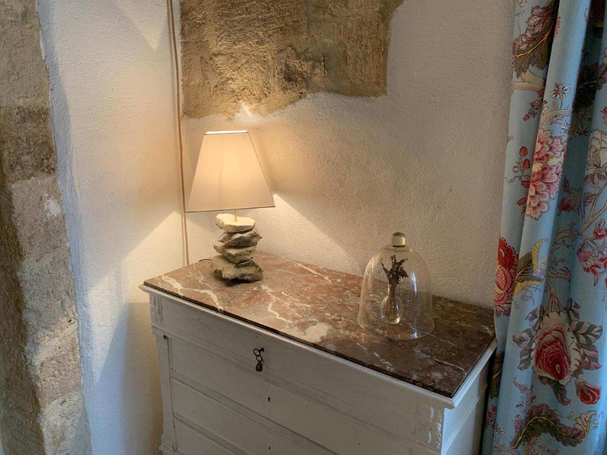 Appartement De Charme Dans Le Coeur Historique D'Uzès מראה חיצוני תמונה