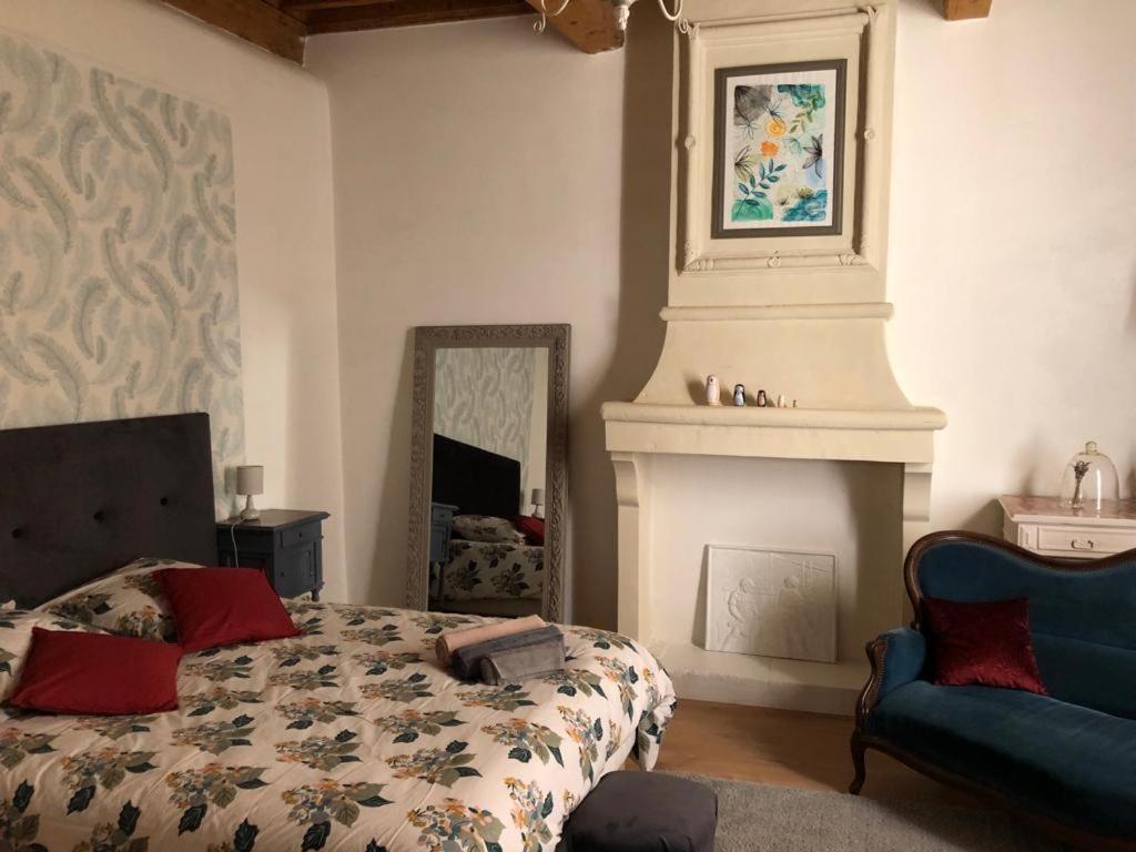 Appartement De Charme Dans Le Coeur Historique D'Uzès מראה חיצוני תמונה
